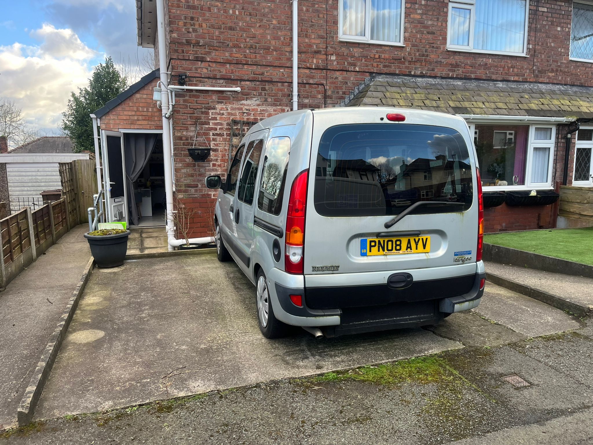 Mobile Renault Mechanic Salford Mobile Renault Mechanic Salford : Search For A Renault Mechanic in Salford : Mobile Renault Mechanic Near Me : Renault Service And Repair Salford