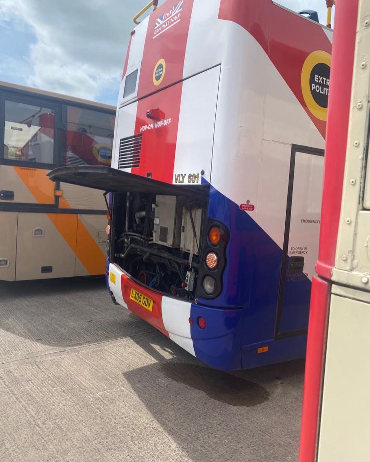 Truck & Bus Mechanics North West & North Wales Truck & Bus Mechanics North West & North Wales